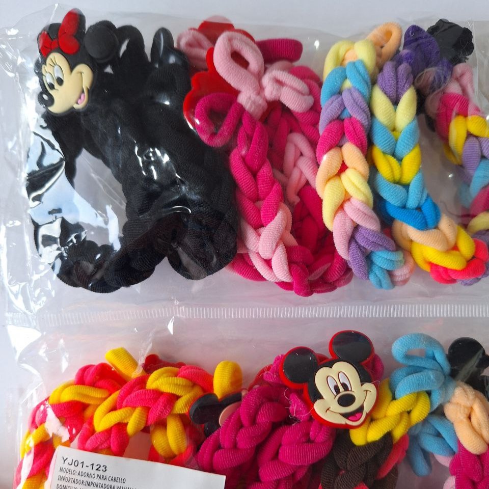 Felpa trenzada con muñeco