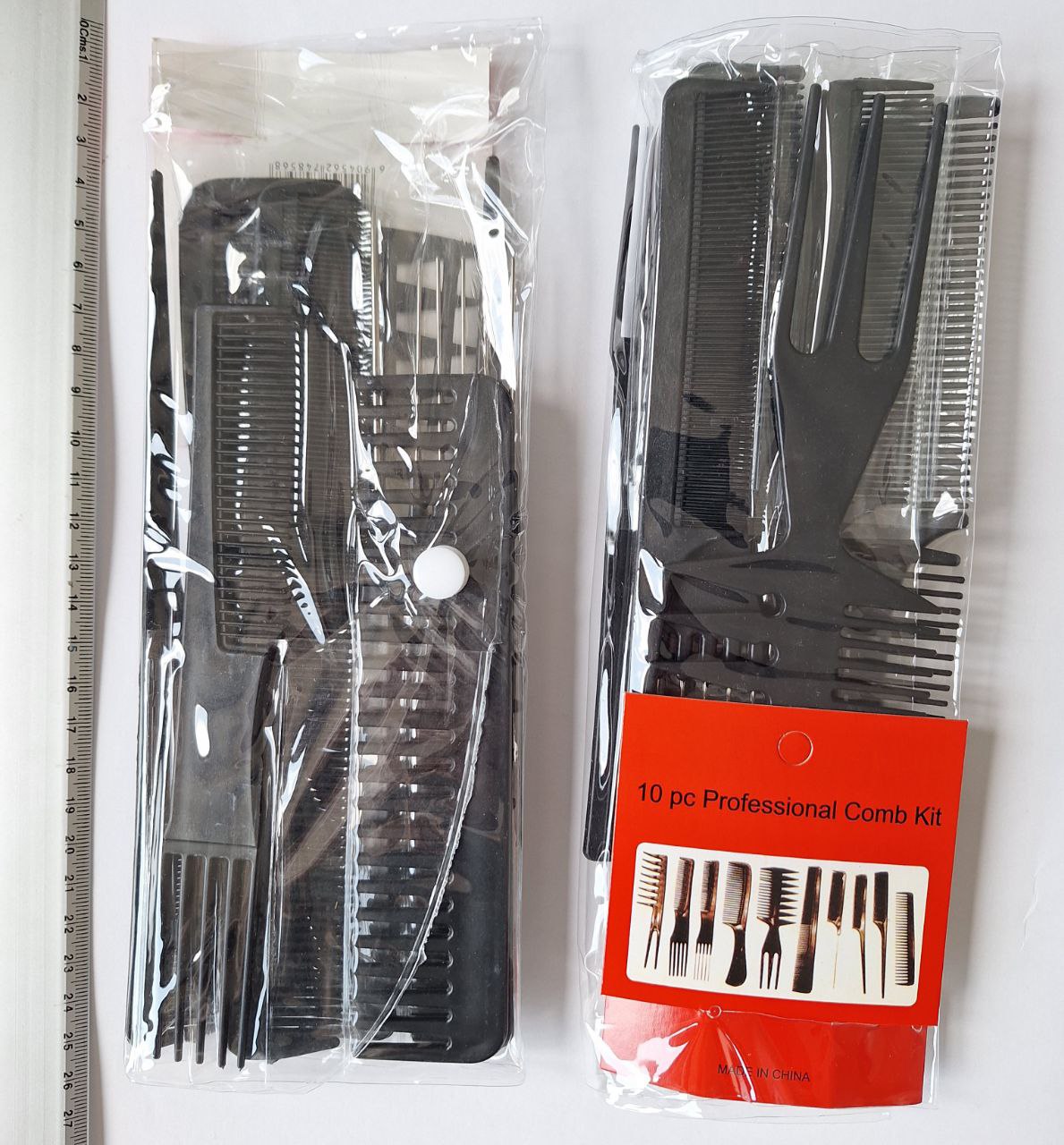 Juego de peines negros, cartón rojo 