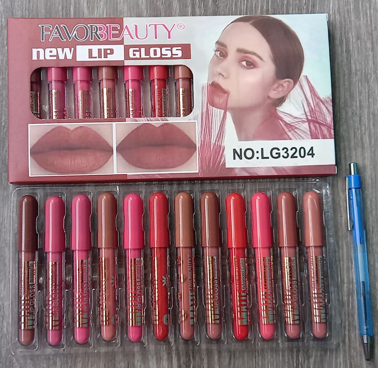 Creyón nude y favorbeauty chico