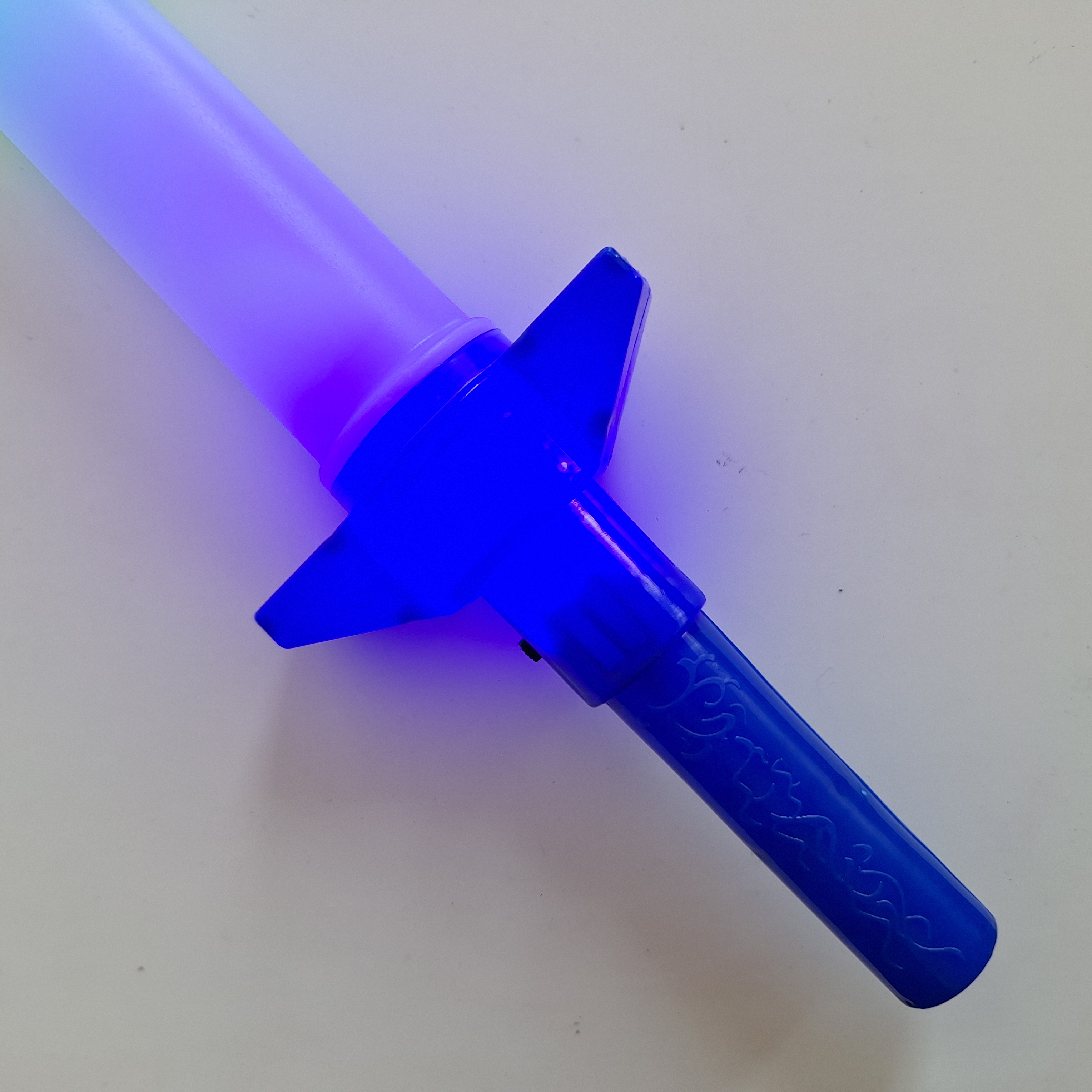 Espada Desplegable con Luz 3