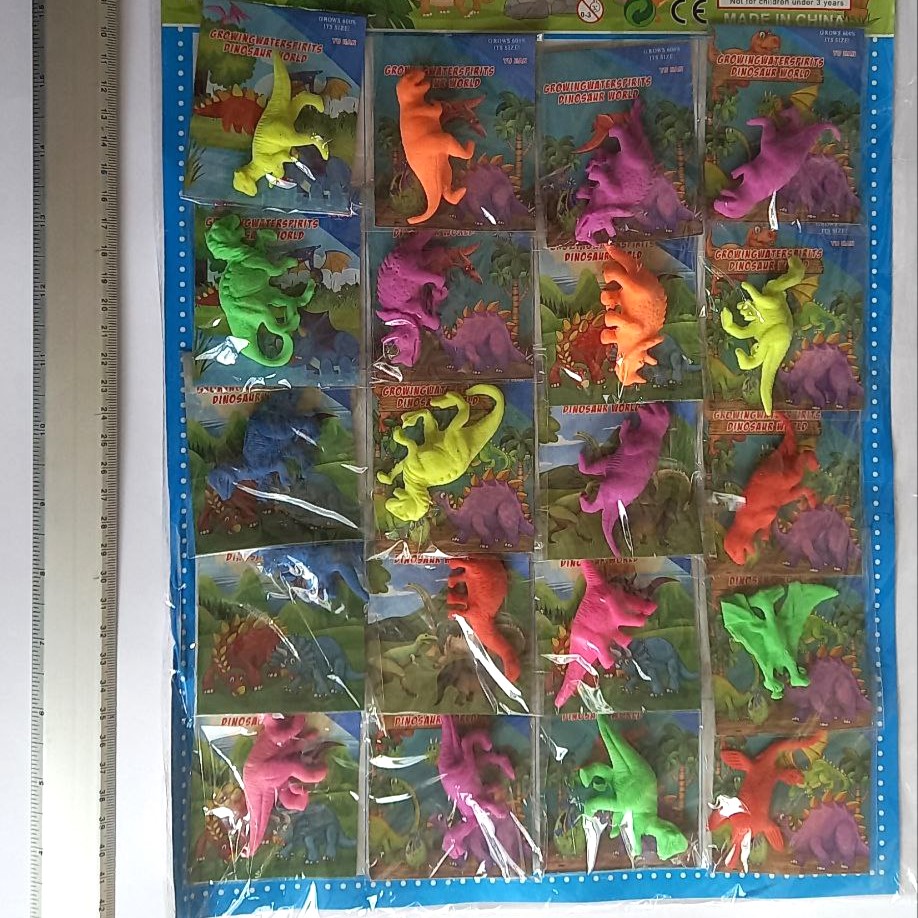 Dinosaurio crece con el agua, grande 