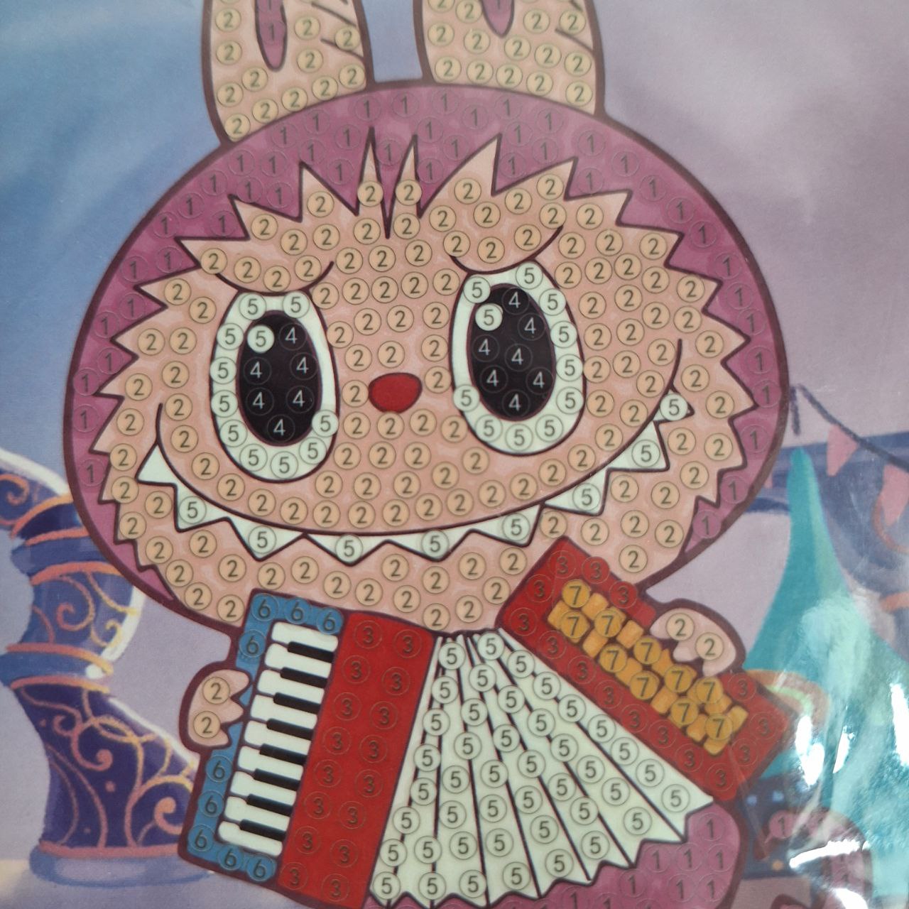 Pintura con Diamantes ( Labubu ) 2