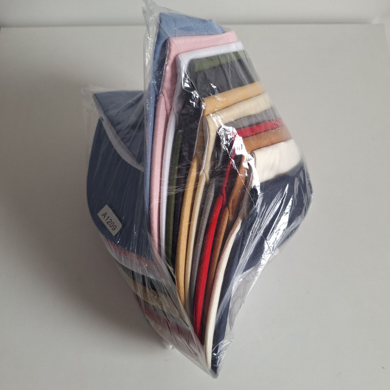 Gorras - Nike, colores variados. ( paq con 12 )